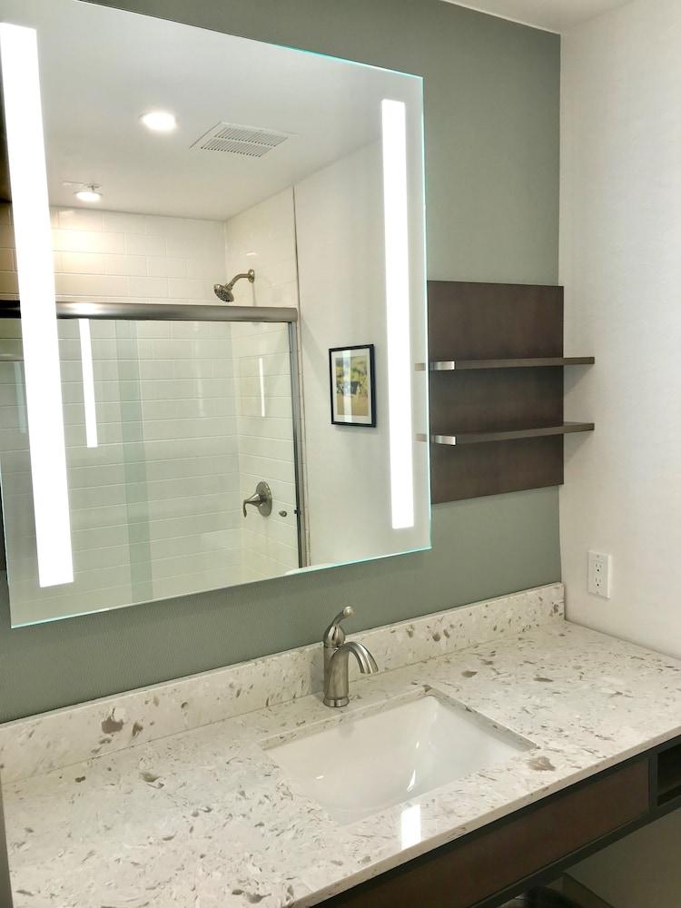 Hilton Garden Inn Davis Downtown Esterno foto