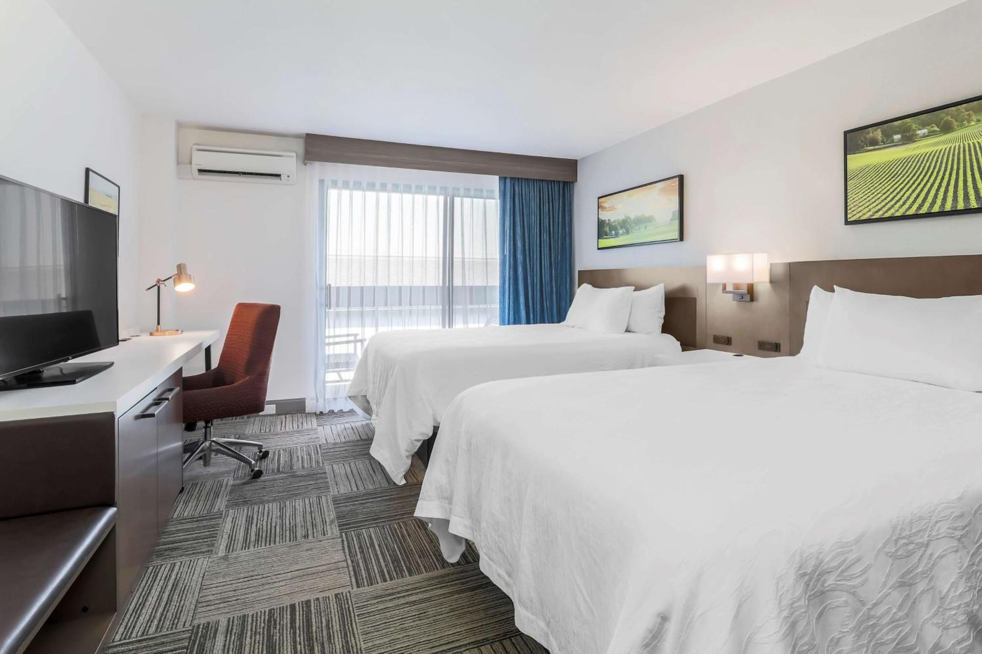 Hilton Garden Inn Davis Downtown Esterno foto