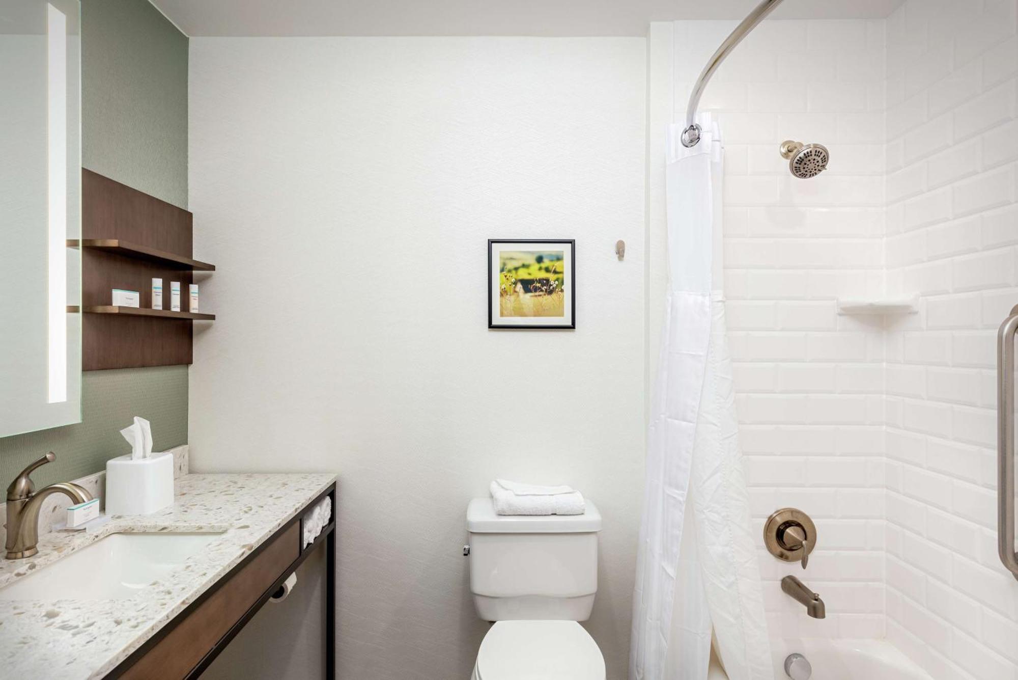 Hilton Garden Inn Davis Downtown Esterno foto