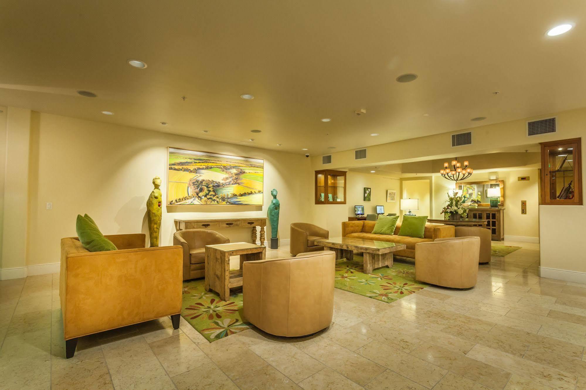 Hilton Garden Inn Davis Downtown Esterno foto